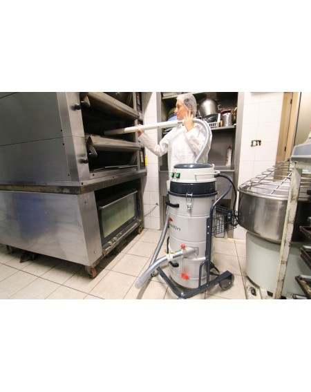 ASPIRATEUR POUSSIÈRES ET SOLIDES